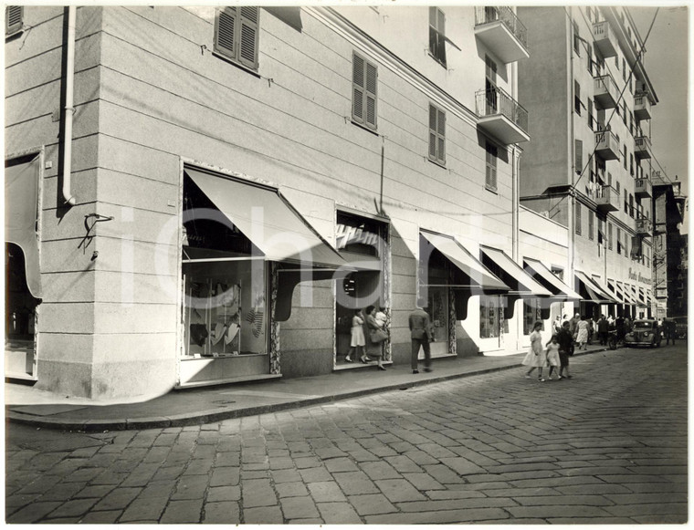 1957 GENOVA Grandi magazzini UPIM - Vetrine del negozio *Foto VINTAGE 24x18