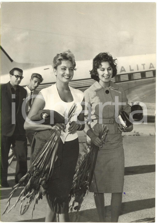 1955 ca ITALIA COSTUME - Arrivo di MISS ITALIA e MISS GERMANIA - Ritratto *Foto