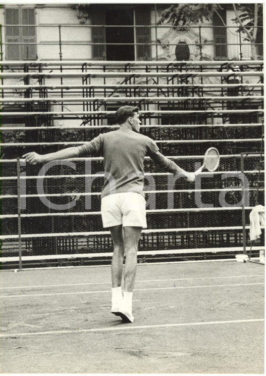 1953 GENOVA Campionati nazionali TENNIS - Orlando SIROLA durante una partita (1)