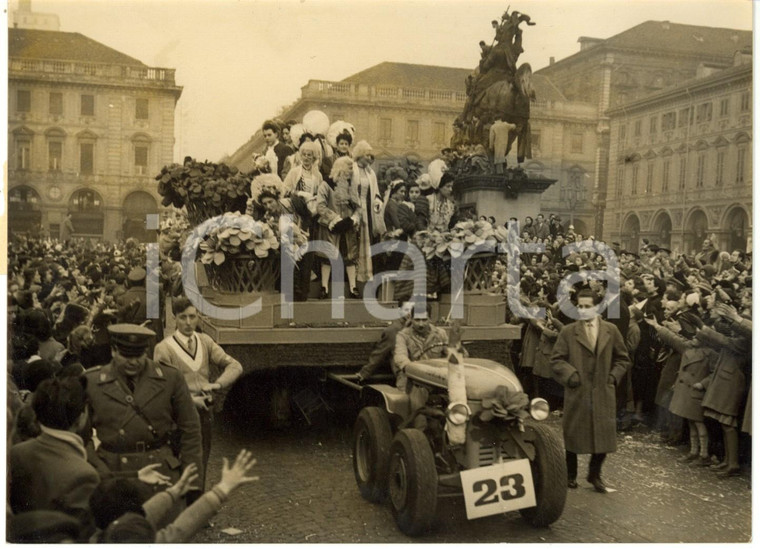 1954 TORINO CARNEVALE - Sfilata dei carri in piazza San Carlo *Foto 18x13 cm