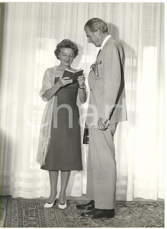 1958 TORINO - Aldous HUXLEY con la moglie Laura ARCHERA *Foto 18x13