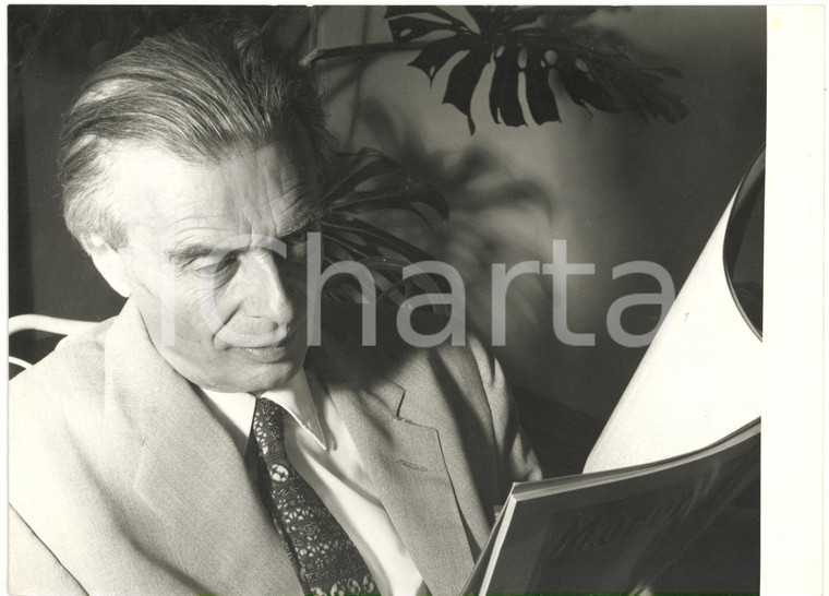 1958 TORINO - Aldous HUXLEY legge una rivista - Ritratto *Foto 18x13