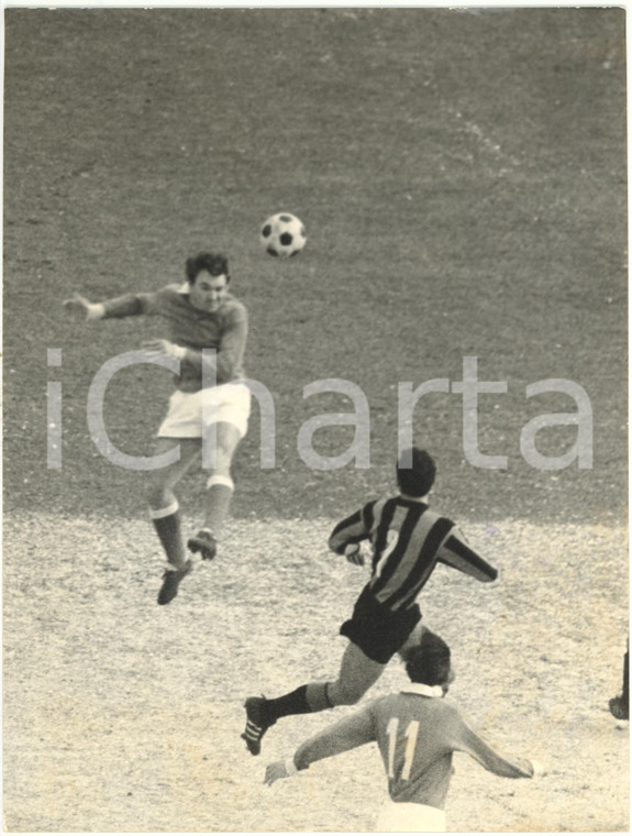 1966 MILANO Stadio San Siro - INTER vs NAPOLI - Colpo di testa di Gastone BEAN