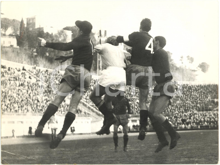 1960 ca ITALIA CALCIO - Partita ROMA vs GENOA - Respinta di Mario DA POZZO *Foto