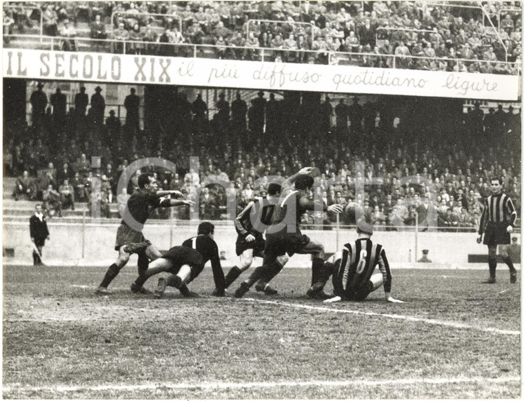 1960 ca GENOVA CALCIO - Partita GENOA vs INTER - Azione di gioco *Foto 24x18 cm