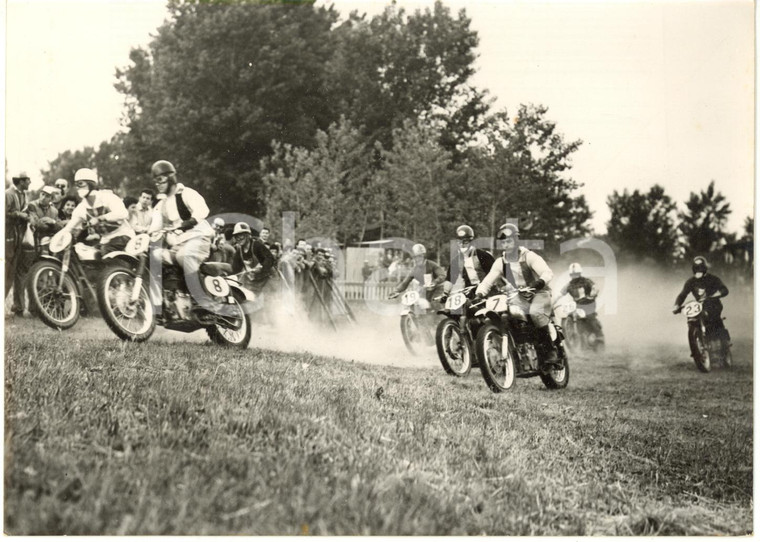 1955 ca IMOLA MOTOCROSS - Passaggio del gruppo durante la gara *Foto 18x13 