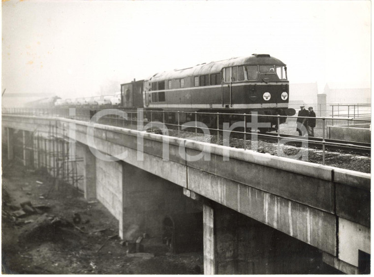 1959 LONDON BARKING - The first train using the new flyover *Photo VINTAGE 20x15