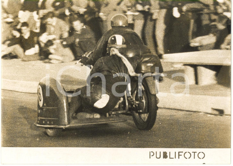 1955 ca ITALIA MOTOCICLISMO - Renato PRATI durante una gara di SIDECAR *Foto