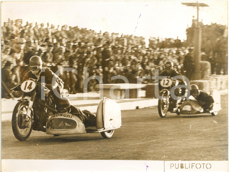 1955 ca MOTOCICLISMO SIDECAR - Passaggio di Ernesto MERLO durante una gara *Foto