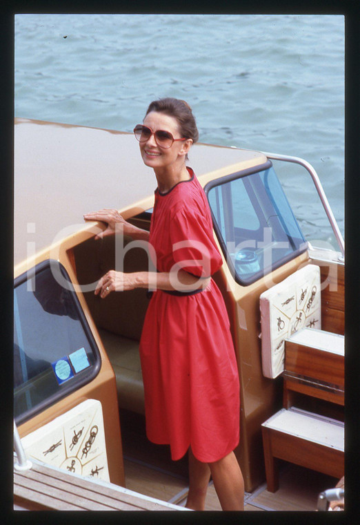 35mm vintage slide* 1983 VENEZIA Audrey HEPBURN a bordo di un motoscafo (4)
