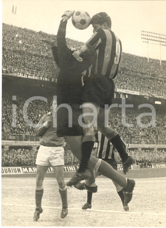 1966 CALCIO INTER-NAPOLI 0-0 Duello Claudio BANDONI - Angelo DOMENGHINI - Foto 