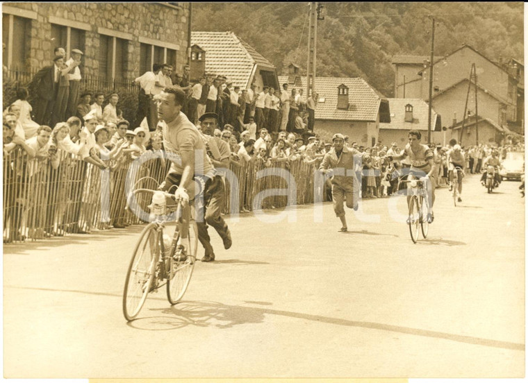 1960 CYCLISME TOUR DE FRANCE Jean GRACZYCK enlève le sprint du peloton *Photo