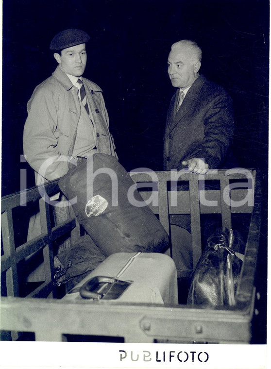 1955 MILANO Pilota Umberto MAGLIOLI parte per il Gp d'Argentina - Foto 13x18