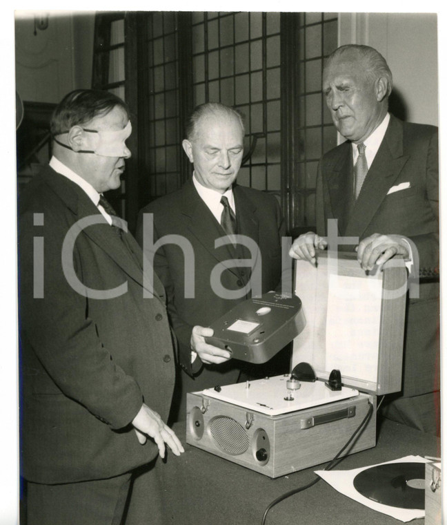 1960 LONDON New talking book machine for blind - Leslie PENDER Godfrey ROBINSON