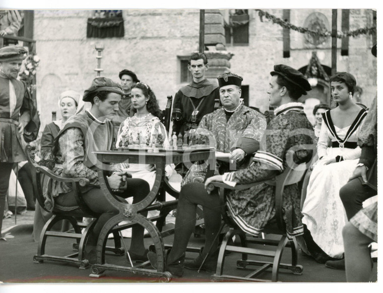 1954 MAROSTICA Partita a scacchi viventi - Camillo PILOTTO nel ruolo di re *Foto