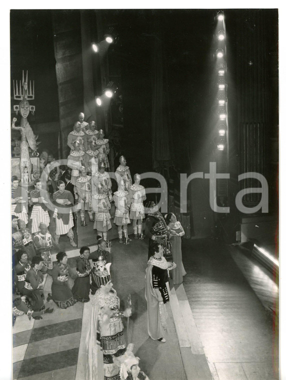1956 MILANO TEATRO ALLA SCALA Aida - Attori sul palco in costume di scena *Foto