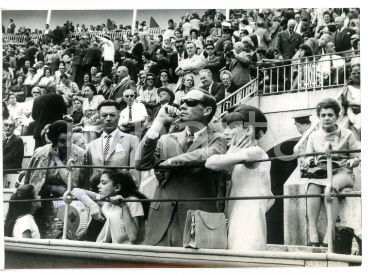 1964 MADRID Corrida di San Isidro - Audrey HEPBURN e Mel FERRER sugli spalti