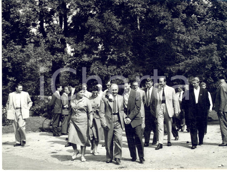 1955 MILANO CALCIO Giocatori della DYNAMO MOSCA al Parco Sempione *Foto