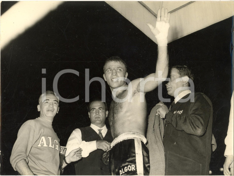 1963 BOXE MILANO Sandro MAZZINGHI campione mondiale contro Ralph DUPAS *Foto