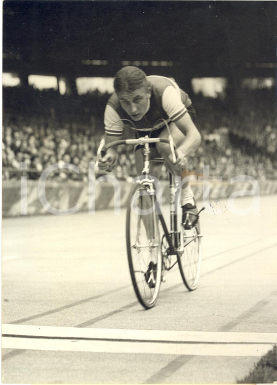 1957 CYCLISME FRANCE Jacques ANQUETIL remporte le Grand Prix des Nations *Photo