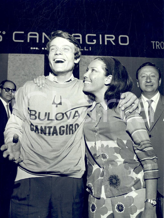 1967 CANTAGIRO Tappa MACERATA-PESCARA Massimo RANIERI e Grazia Maria SPINA *Foto