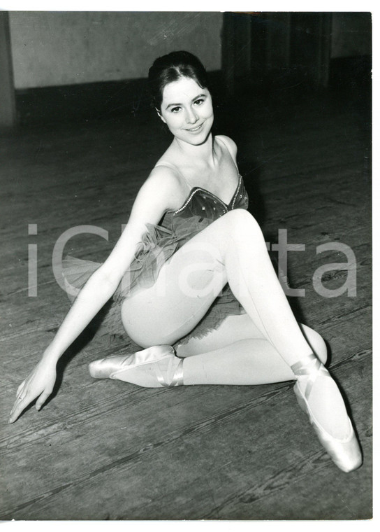 1960 PARIS Danzatrice Judith McGILLIGAN durante le prove per un balletto *Foto