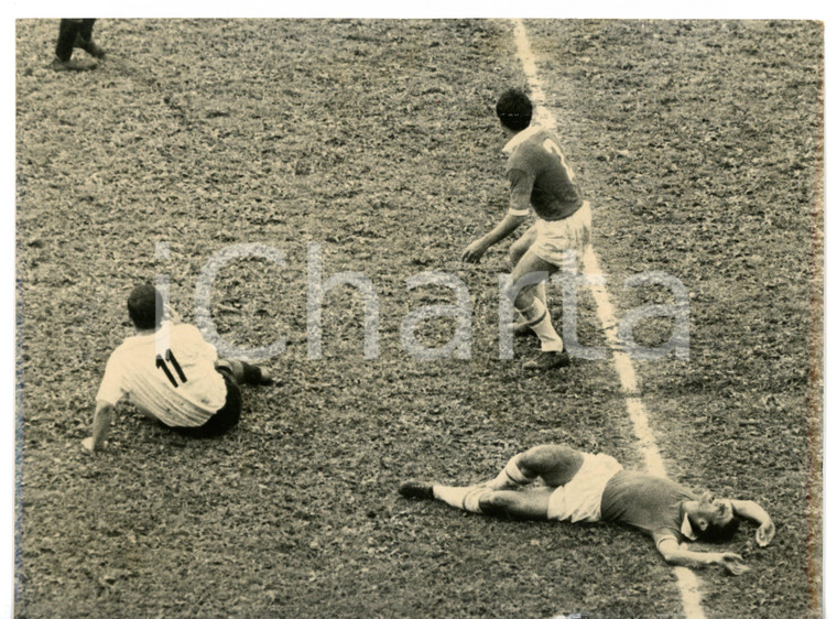 1962 CALCIO Serie B - VERONA-NAPOLI 0-1 Gianni CORELLI esulta dopo il gol *Foto