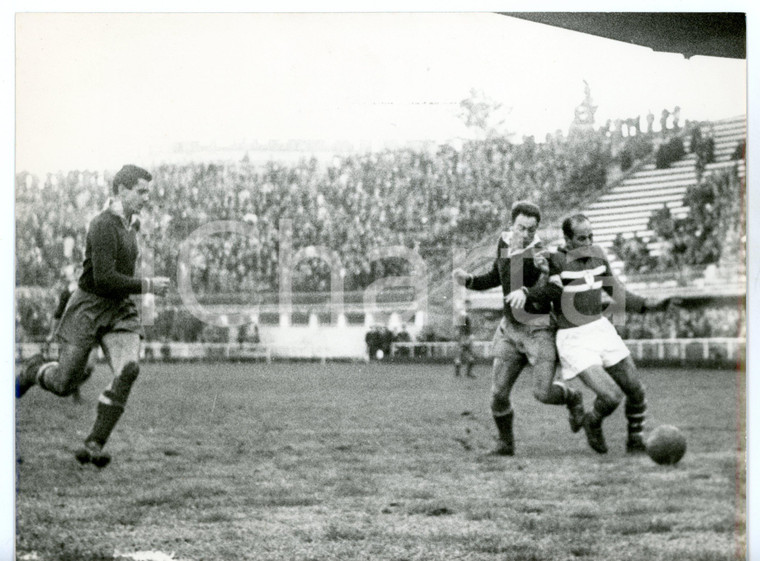 1959 CALCIO Serie A - LAZIO-SAMPDORIA 3-1 Ernesto CUCCHIARONI in possesso palla