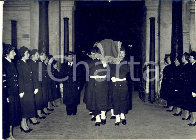 1957 PARIS Obsèques de Jacqueline DOMERGUE tuée en Algérie - Photo 18x13