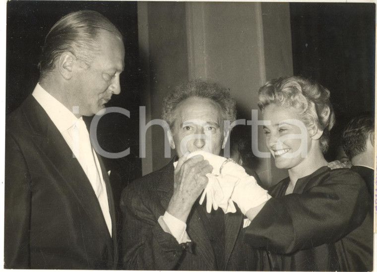 1957 CANNES Curd JURGENS Jean COCTEAU Maria SCHELL alla prima di "Rose Bernd"