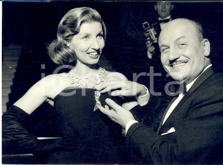 1957 SAINT-VINCENT "Vestito d'oro" - Pierre BALMAIN con Maby CASADEI *Foto