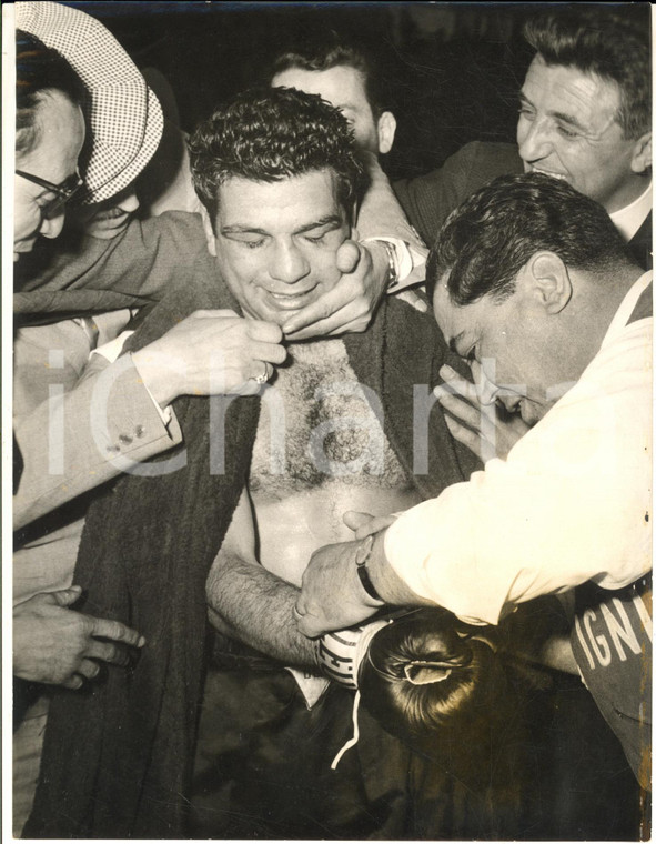 1959 MILANO BOXE Pesi Welter - Duilio LOI dopo la vittoria su Emilio MARCONI