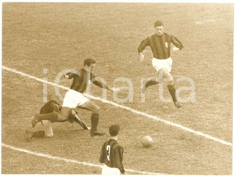 1959 MILANO CALCIO Inter-Milan 0-0 Azione di salvataggio di Giorgio GHEZZI 