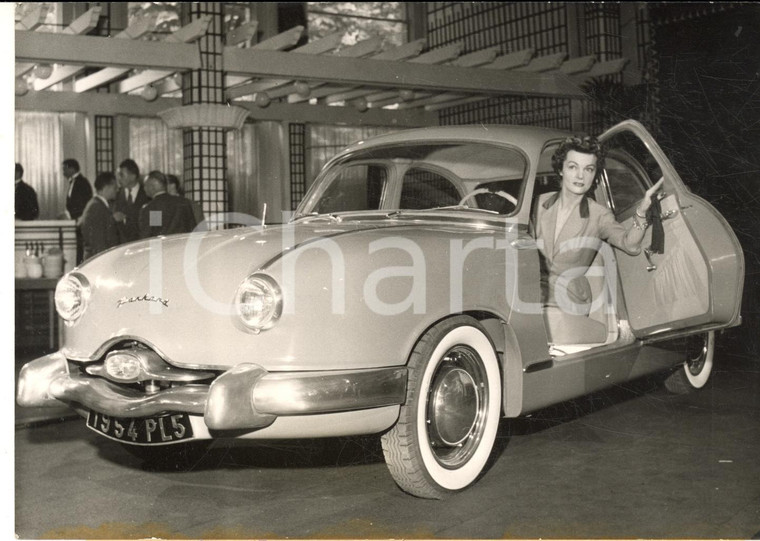 1953 PARIS Salon de l'Auto - La nouvelle PANHARD 5 cv *Photo 18x13 cm