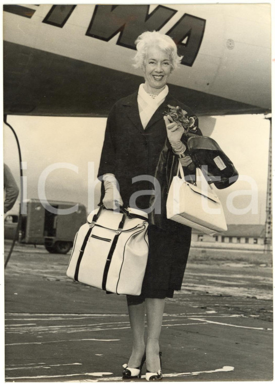 1958 PARIS ORLY La cantante lirica Lily PONS al suo arrivo con volo TWA *Foto