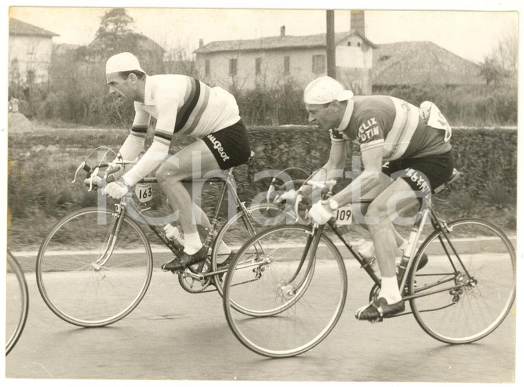 1957 CICLISMO MILANO-SANREMO Rik VAN STEENBERGEN e Nello LAUREDI in gara *Foto