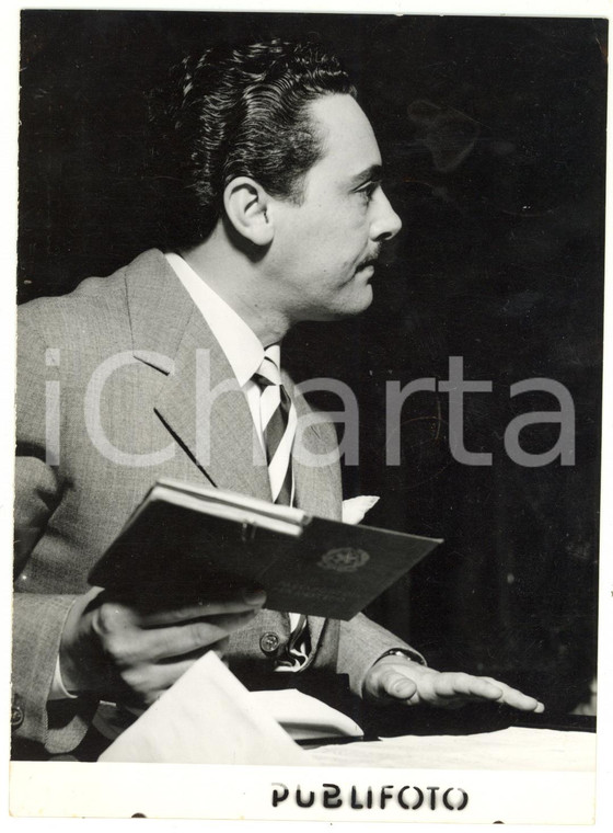 1954 MILANO Tenore Mario DEL MONACO con il suo passaporto restituito ^Foto 13x18