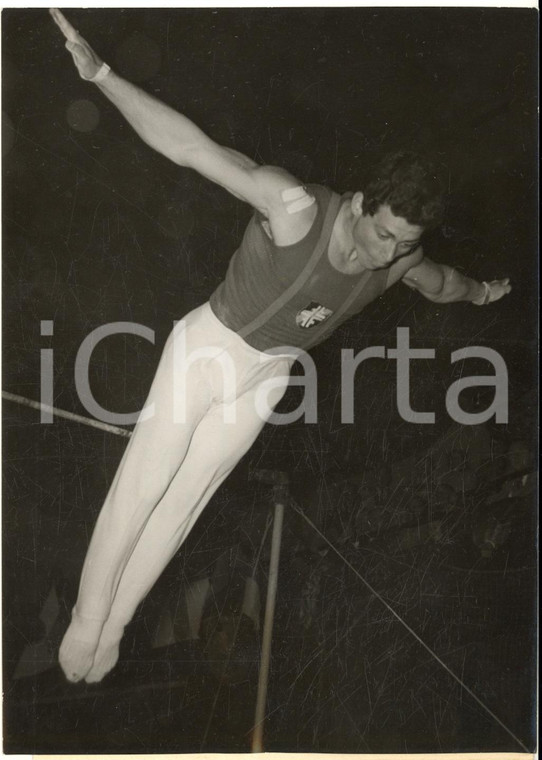 1956 PARIS GYMNASTIQUE Tournoi Six Nations - Joaquín  BLUME à la barre fixe 