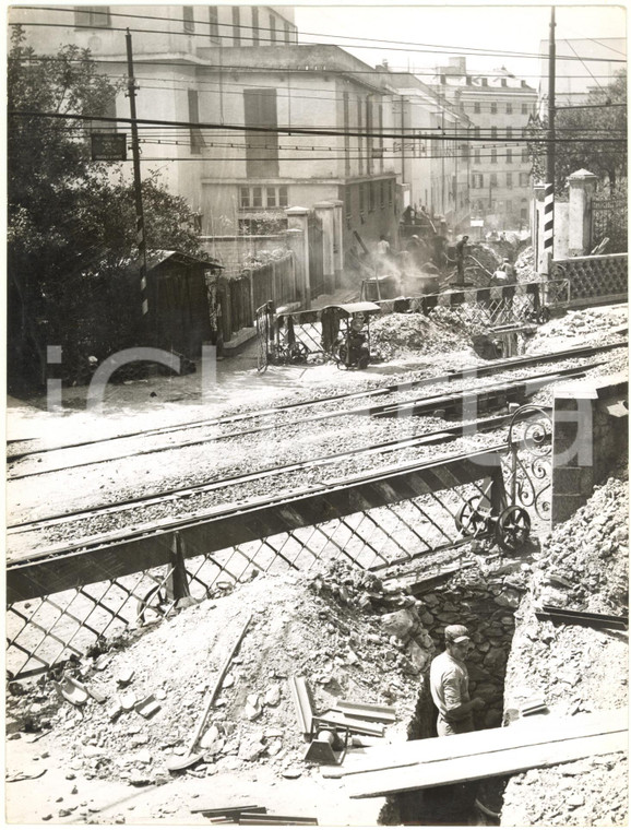 1953 GENOVA NERVI Posa cavo telecomunicazioni SIRTI nei pressi della ferrovia