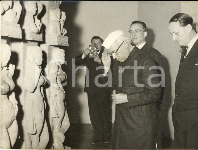 1960 PARIS Jawaharlal NEHRU et André MALRAUX visitent exposition indienne *Photo