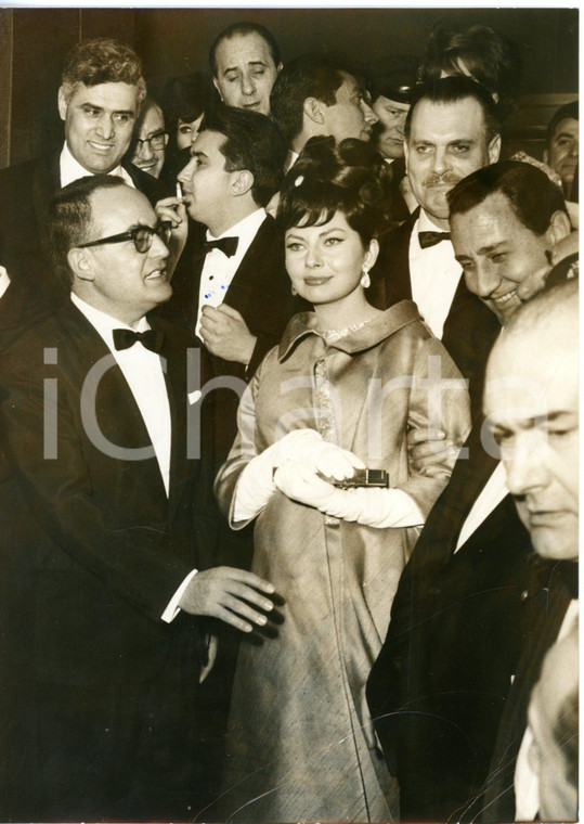 1965 MILANO TEATRO NUOVO Principessa SORAYA all'anteprima del film "I tre volti"