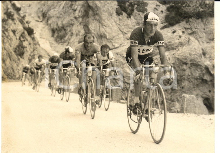 1957 CICLISMO GIRO D'ITALIA Charly GAUL e Giancarlo ASTRUA sul Passo VEZZENA