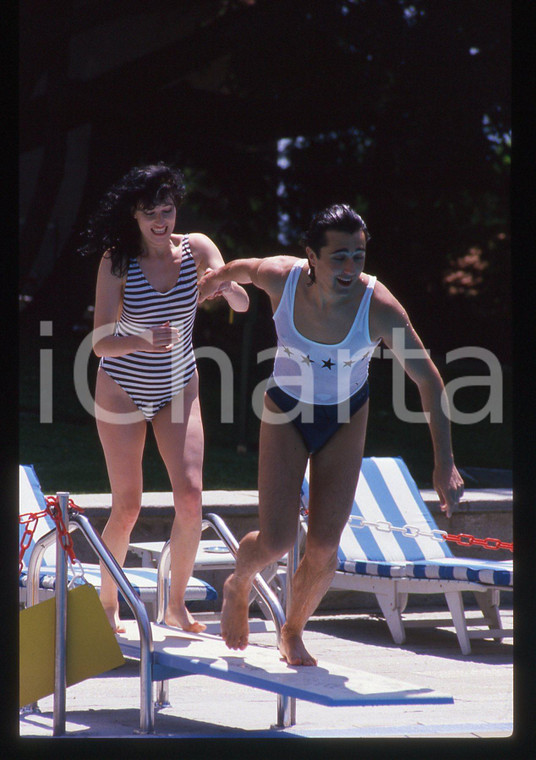 35mm vintage slide*1988 GOSSIP Scarlett VON WOLLENMANN e SCIALPI in piscina (15)