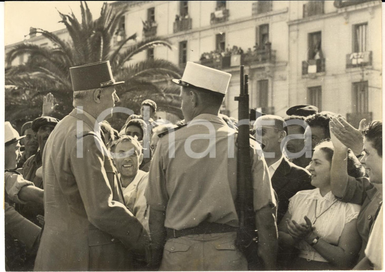 1960 ANNABA (ALGERIE) Charles DE GAULLE au milieu de la foule *Photo 18x13