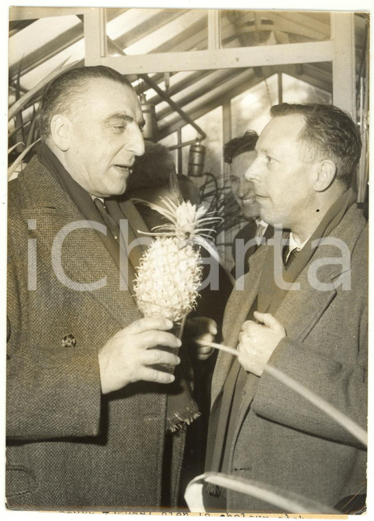 1959 GIF-SUR-YVETTE - CNRS Louis JACQUINOT with professor Alexis MOYSE *Photo