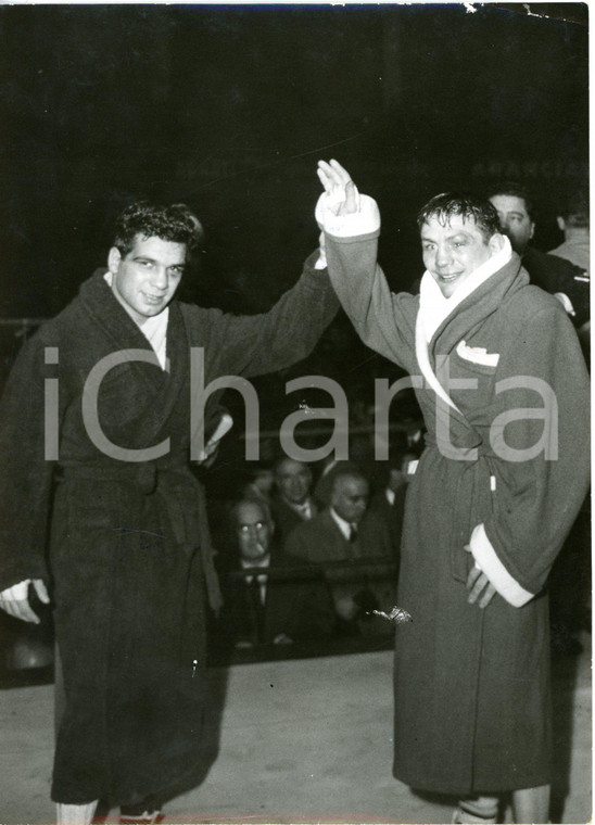 1955 MILANO Palazzetto dello Sport - BOXE - Duilio LOI batte Ray FAMECHON *Foto