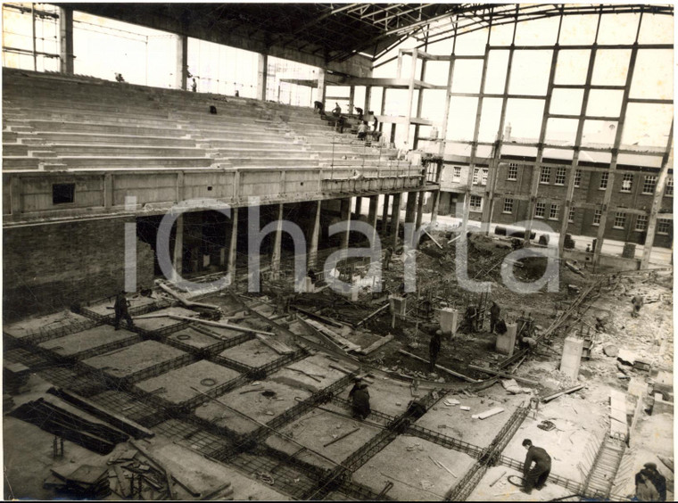 1958 CARDIFF (WALES) The pool for the Empire Games under construction - Photo