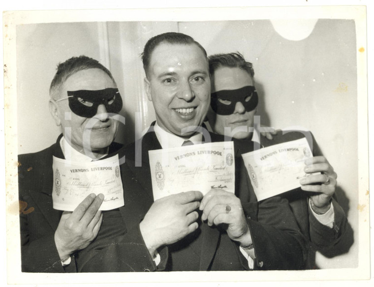 1961 LONDON WALDORF HOTEL The winners of Treble Chance Pool with their cheques