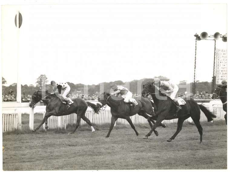 1958 KEMPTON PARK Great Jubilee Handicap - Joe MERCER winning on ALCIMEDES