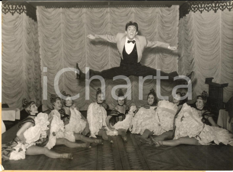 1953 PARIS Cabaret LIDO - Danseur acrobate Stefani avec les Blue Bell Girls